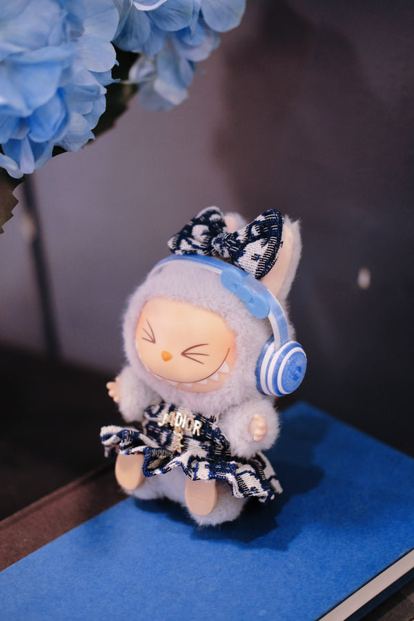 Starship 02: CORALIA - Model: Blue & White